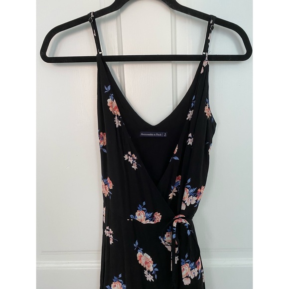 A&F floral print wrap dress - Picture 2 of 4